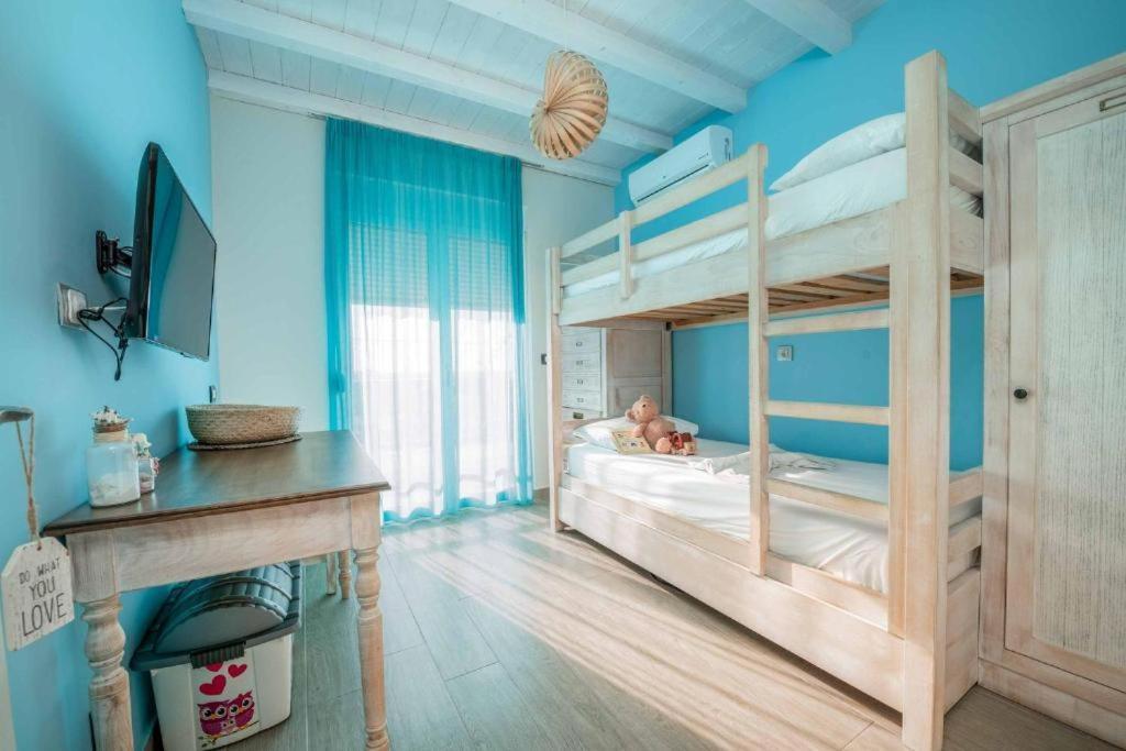 Seabreeze Villa - With Jacuzzi & Heated Pool 马斯蒂查里 外观 照片