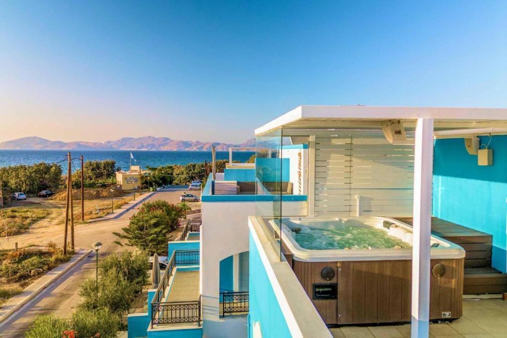 Seabreeze Villa - With Jacuzzi & Heated Pool 马斯蒂查里 外观 照片