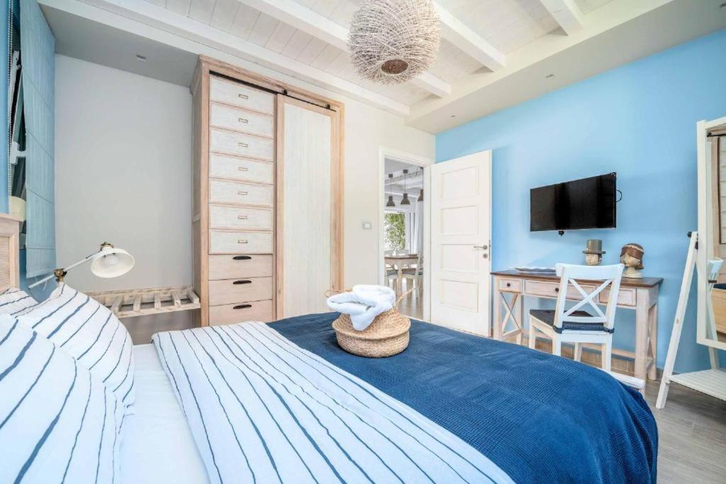 Seabreeze Villa - With Jacuzzi & Heated Pool 马斯蒂查里 外观 照片