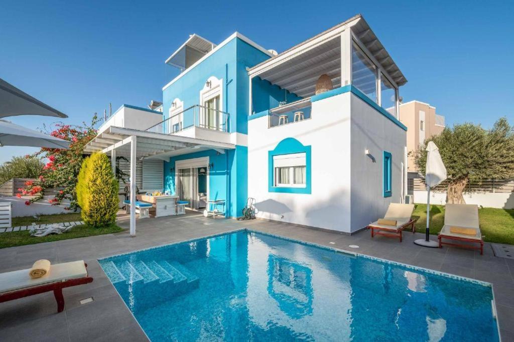 Seabreeze Villa - With Jacuzzi & Heated Pool 马斯蒂查里 外观 照片