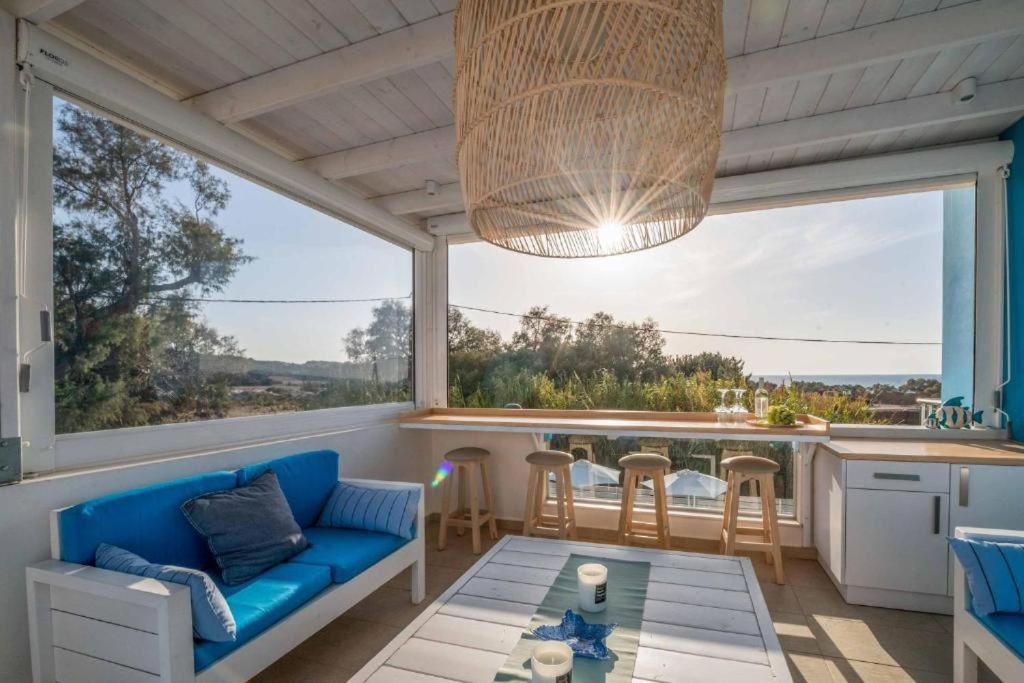 Seabreeze Villa - With Jacuzzi & Heated Pool 马斯蒂查里 外观 照片